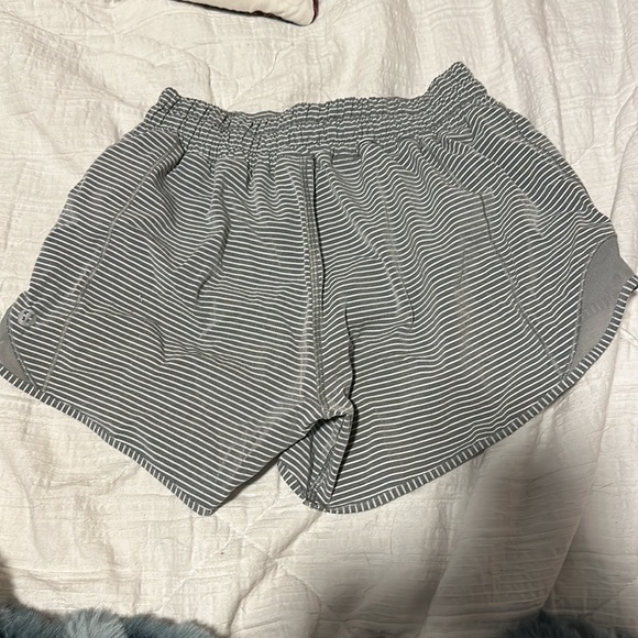 CUTEST PAIR OF LULU SHORTS!!! Hottie hot, gray and white stripes - Picture 2 of 4